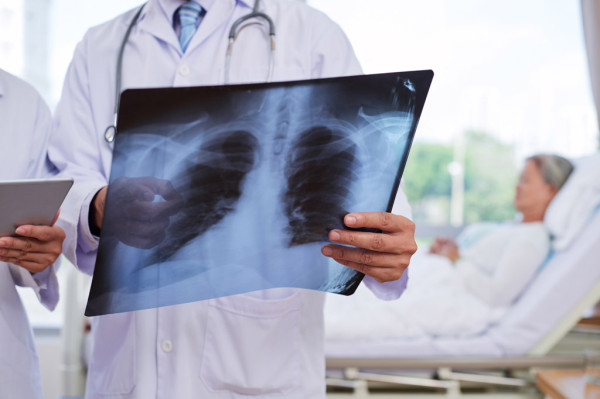 (护理论文)人性化护理对重症肺炎呼吸衰竭患者使用无创呼吸机影响